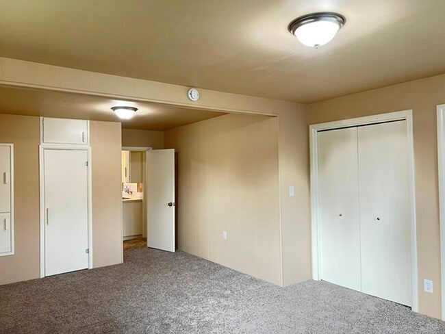 Building Photo - 2Bd/1Ba Single Story House w/ Basement - A...
