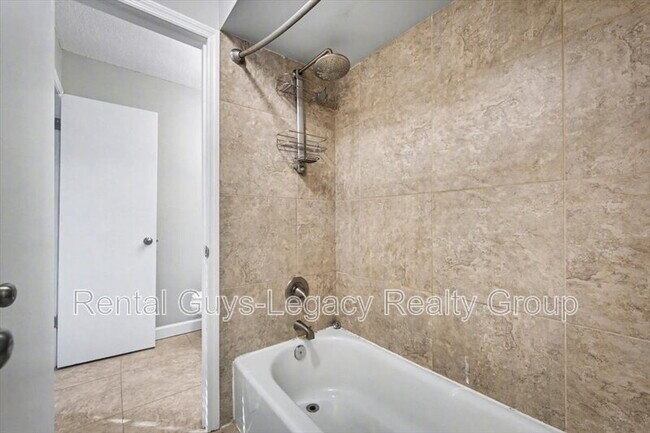 Building Photo - 8204 Oxford Forest Dr