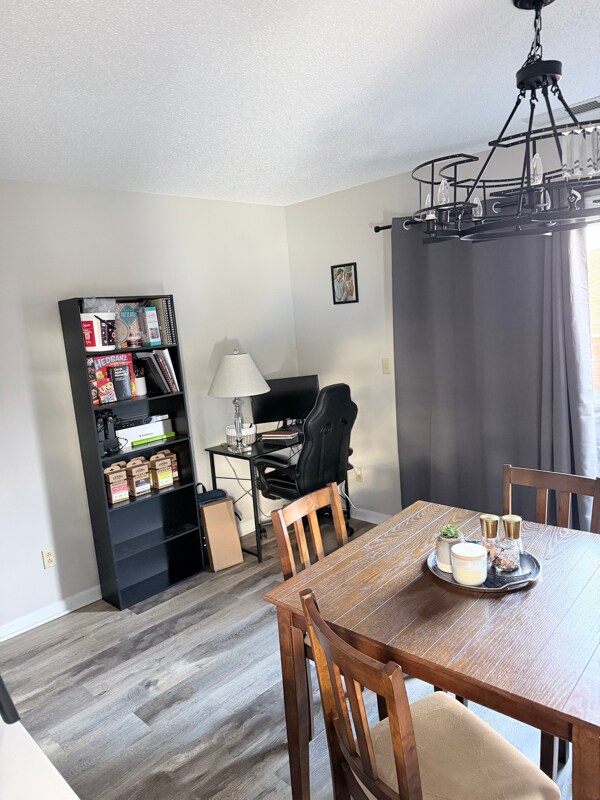 Building Photo - 102 Brandywine Dr NE