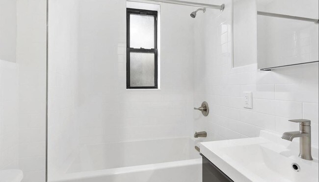 Building Photo - 482 Tompkins Avenue