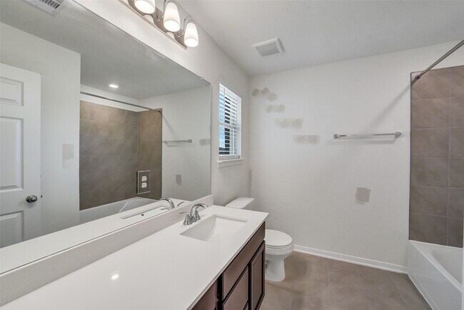 Building Photo - 2844 Grand Anse Dr