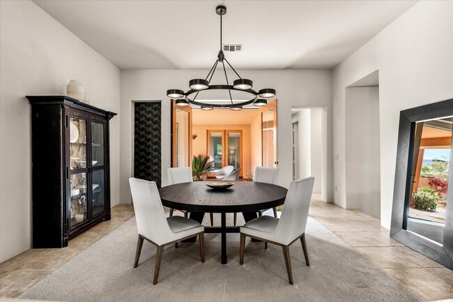 Building Photo - 50380 Vía Serenidad