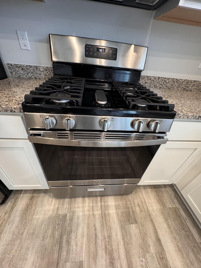 Building Photo - Modern 3-Bed Townhome in Greer — Stylish D...