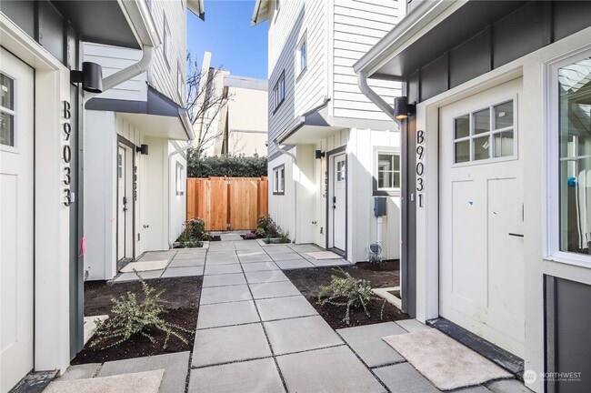 Building Photo - 3 bedroom dream home in Highland Park Neighborhood, West Seattle