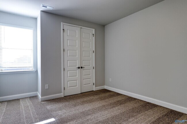 Building Photo - 188 Clift Crk Dr