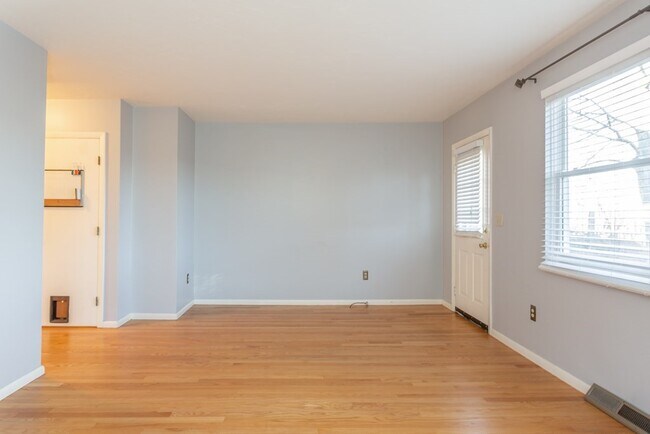 Building Photo - 9 Quincy Way