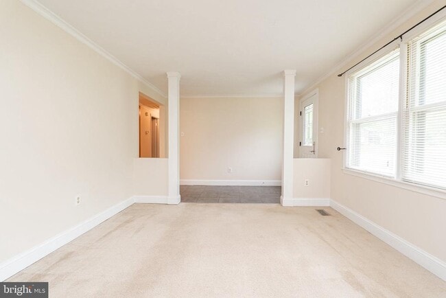 Building Photo - 60 Killdeer Ave