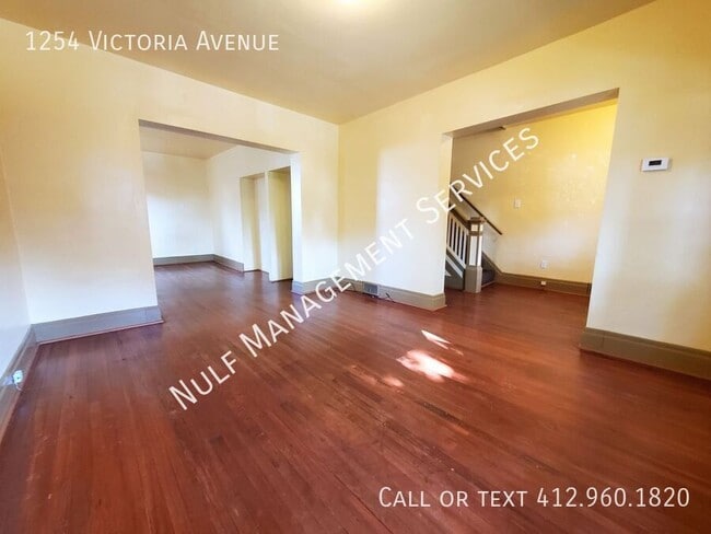 Building Photo - 1254 Victoria Ave