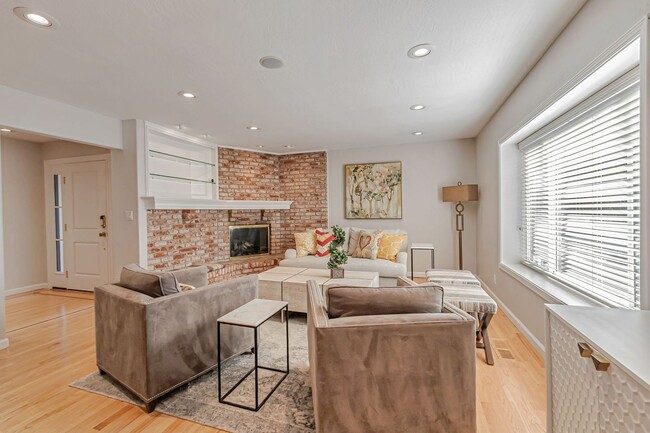 Building Photo - Executive Almaden Valley Home