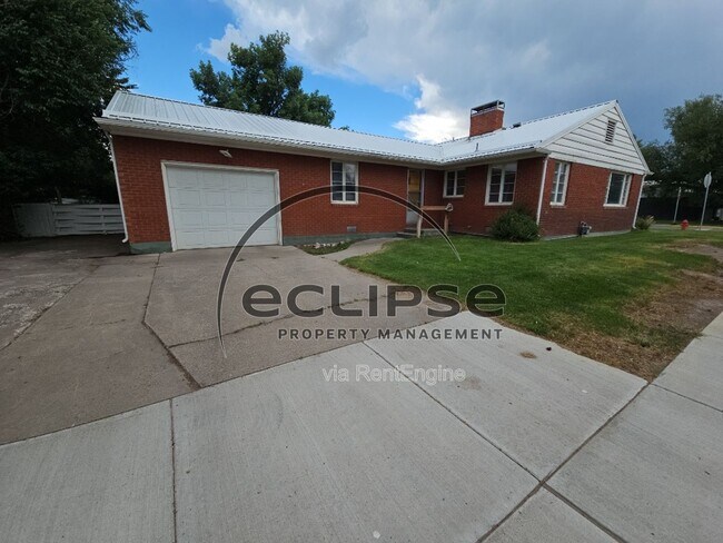 Building Photo - 102 Poncha Ave