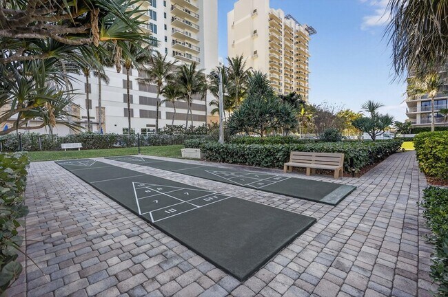 Building Photo - 3400 N Ocean Dr