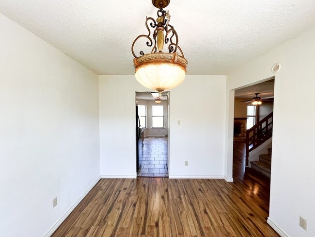 Building Photo - Available NOW!!!! Gorgeous 2 story, 3 bedroom, 2.5 bath, 2 car garage home with garage door opene...