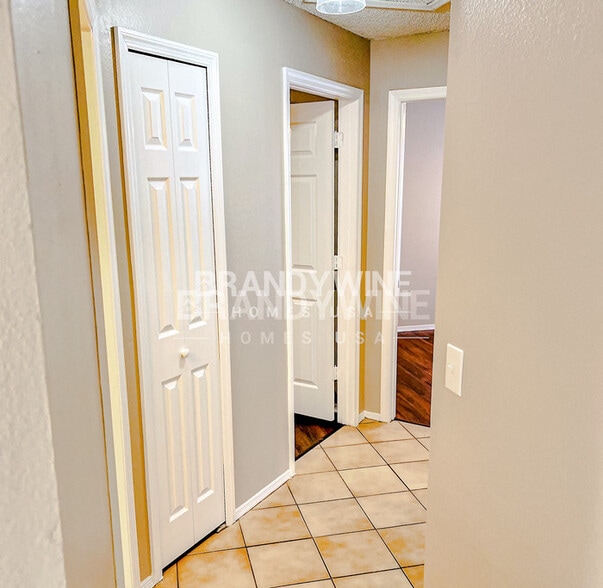 Building Photo - 3314 Lake Tiny Cir