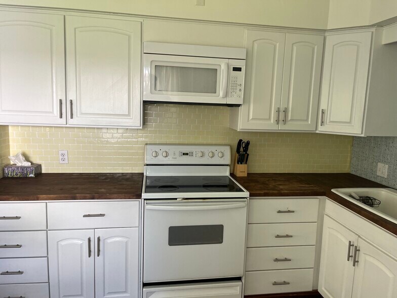 Kitchen - 105 S 3rd E