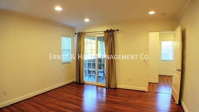 Building Photo - 1148 Termino Ave