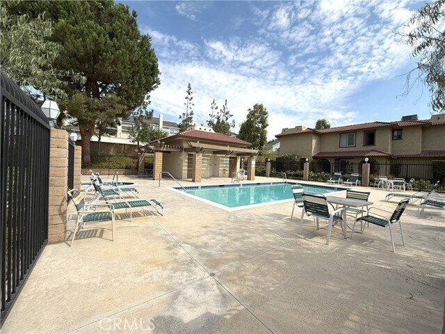 Building Photo - 25297 Tanoak Ln