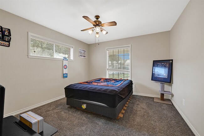 Building Photo - 1109 Frances Dr