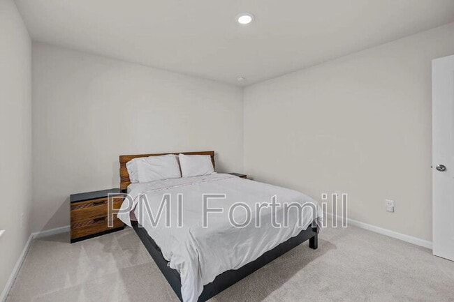 Building Photo - 18045 Stark Wy