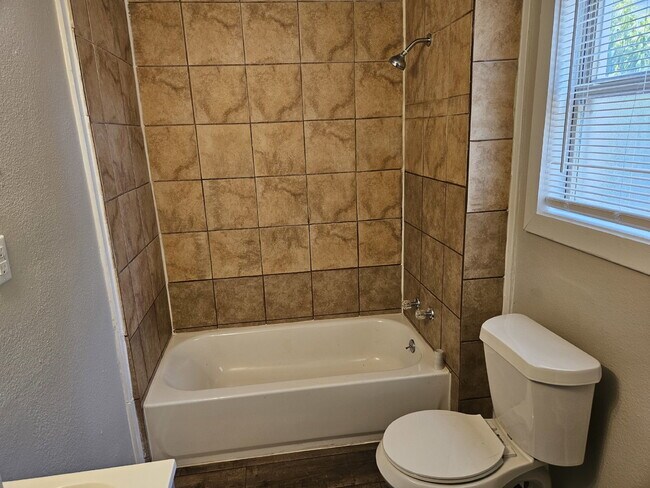 Building Photo - Large one bed/one bath duplex for rent