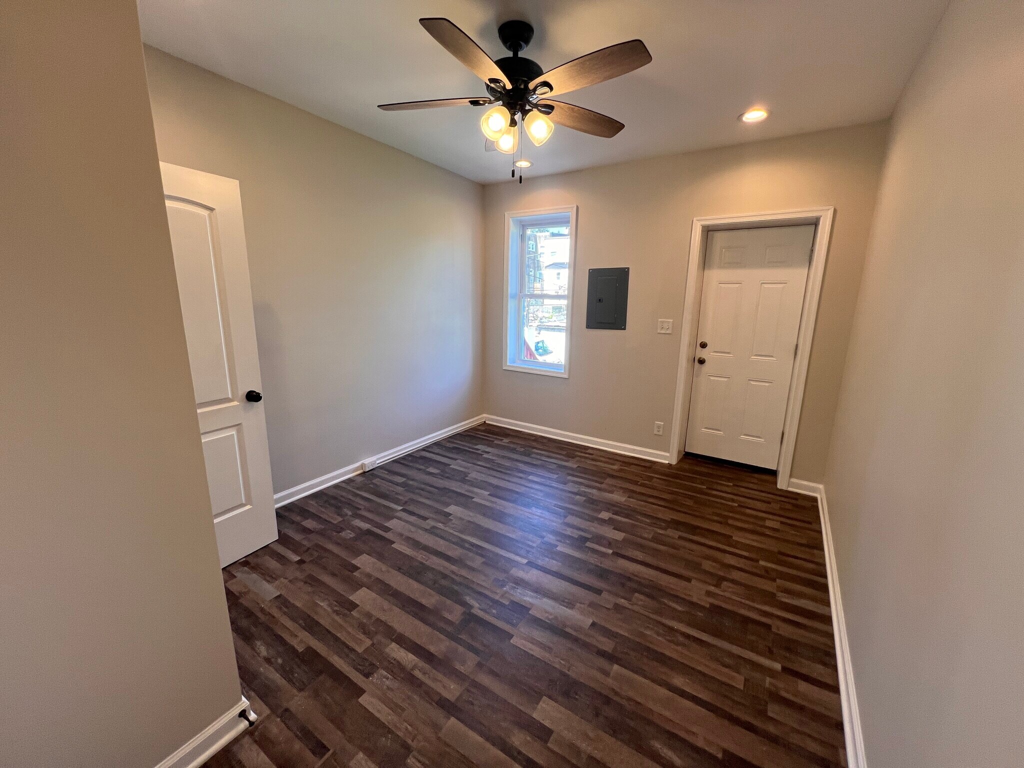 Bedroom - 4654 York Rd