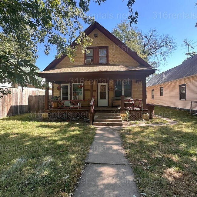 Building Photo - $695 - 2 bed 1 bath - Multi Family Home