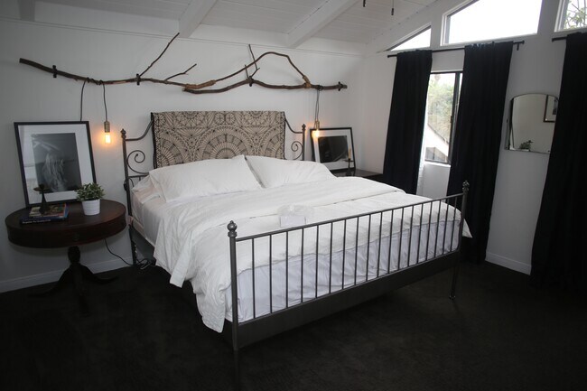 Building Photo - 521 Rialto Ave