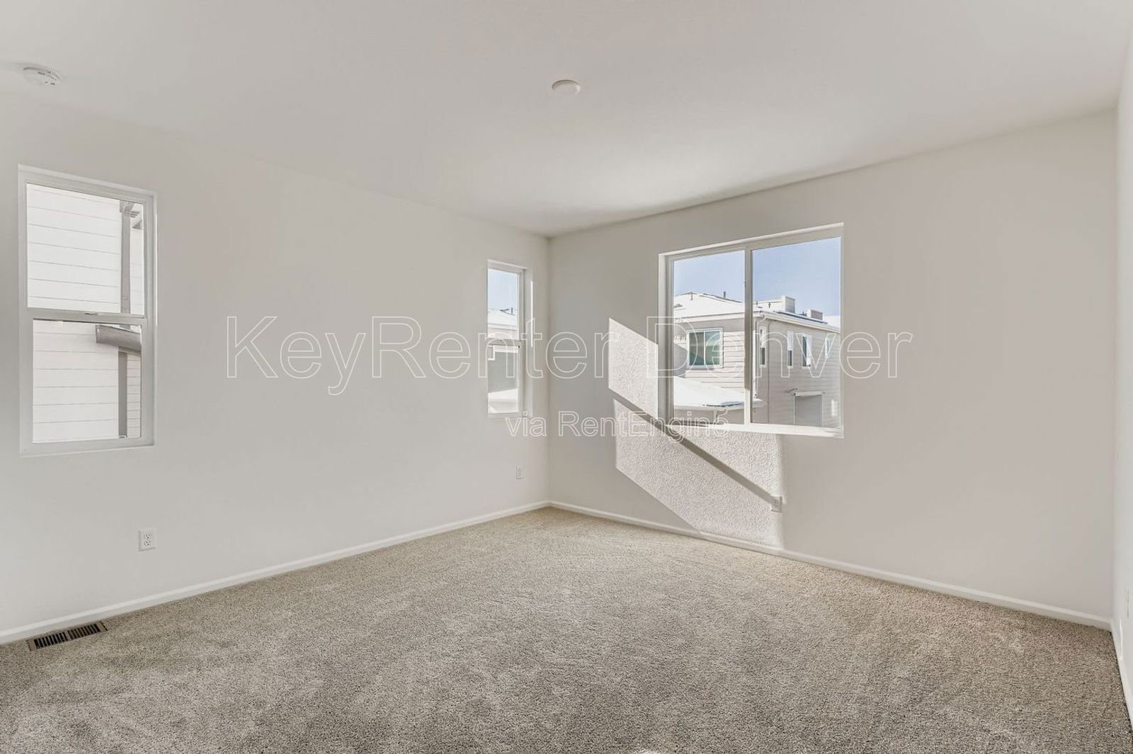 Building Photo - 6601 N Netherland St