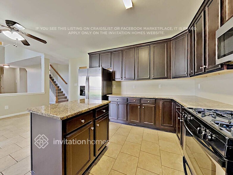 Building Photo - 515 Weatherstone Ct