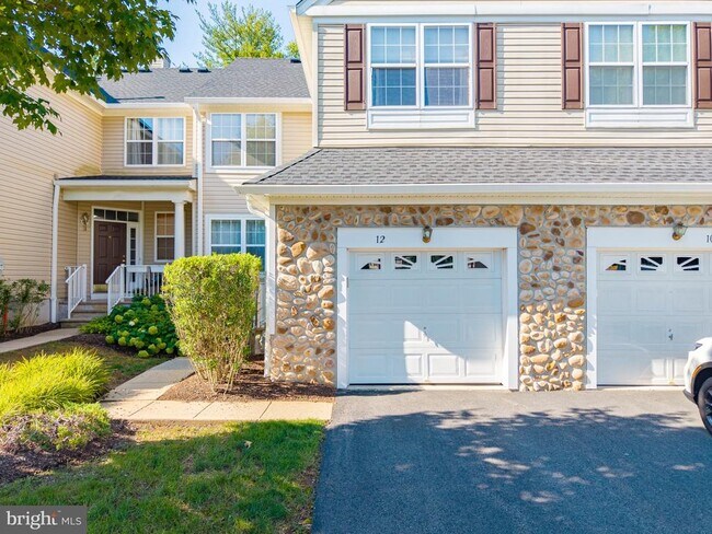 Building Photo - 12 Scarlet Oak Dr