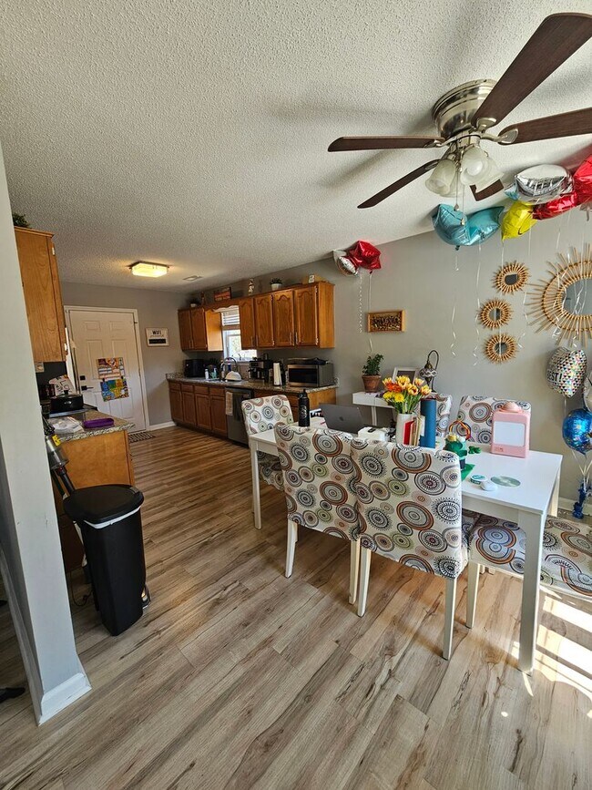 Building Photo - 3 Bedroom Home in Chadwick Shores