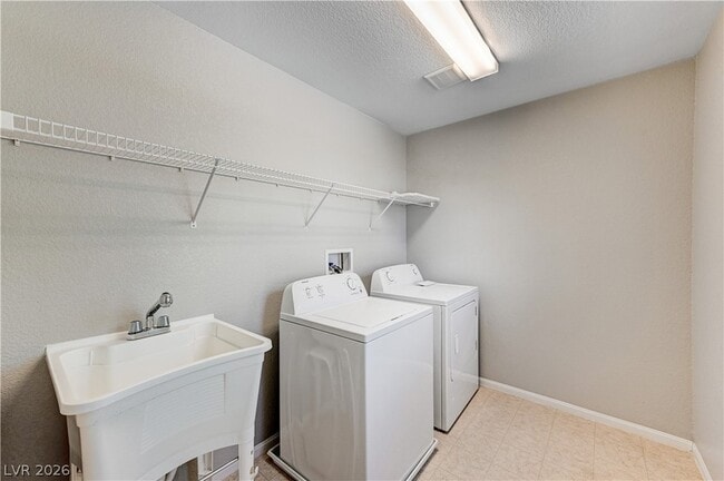 Building Photo - 10679 Country Knoll Way