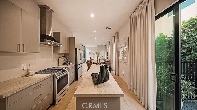 Building Photo - 8840 Ashcroft Ave