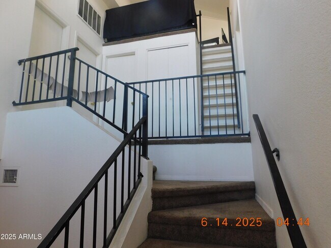 Building Photo - 8119 W Desert Cove Ave