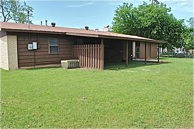 Building Photo - Location & Curb Appeal! 3 Bdr, 2 Full Bath, 2 Car Carport, Extra Driveway Parking, and More!