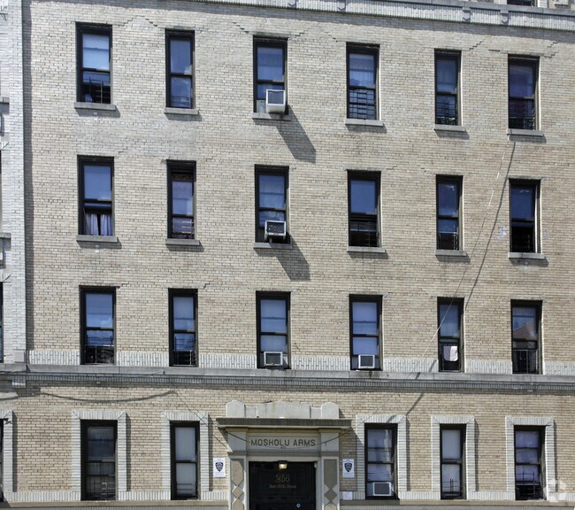 Building Photo - 264 E 199th St