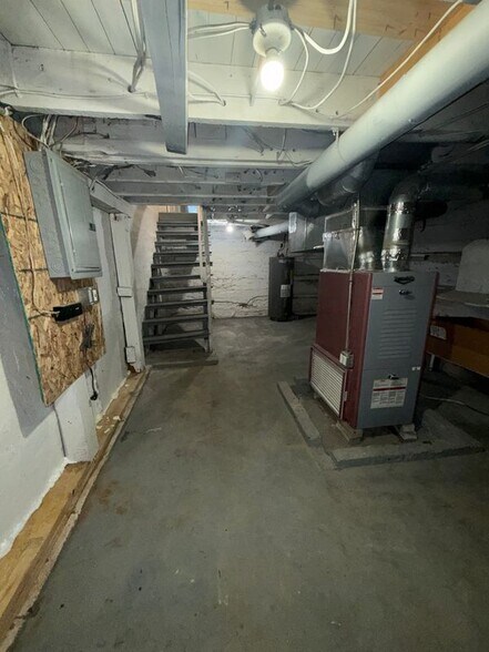 Building Photo - 395 Hephzibah Hill Rd