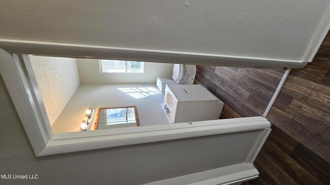 Building Photo - 512 Woodward Ave