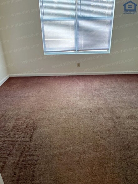 Building Photo - 430 Oriole Dr