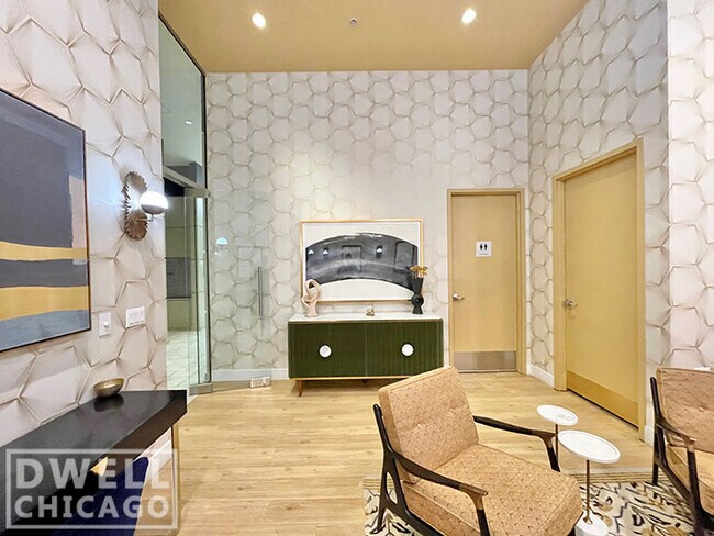 Building Photo - 150 W Roosevelt Rd