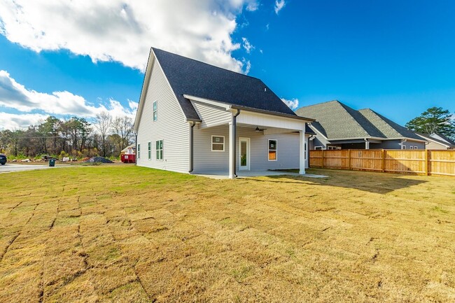 Building Photo - 5085 Oop Rd