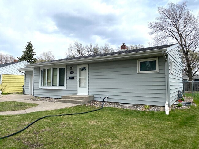 Building Photo - Charming 3-Bed, 2-Bath Home in North Fargo