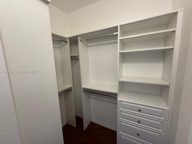 Building Photo - 4941 Tradewinds Ter