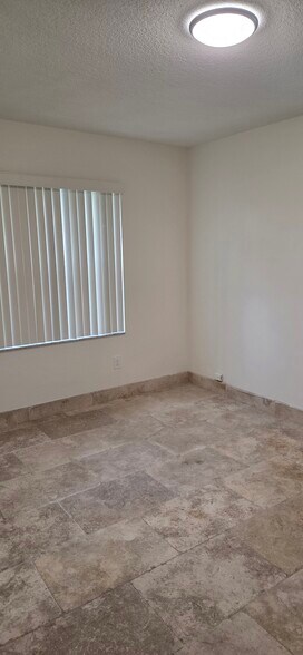 Building Photo - 16571 SW 145th Ct
