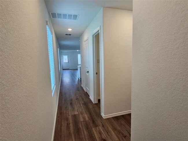 Building Photo - 704 Commander Abbott Dr