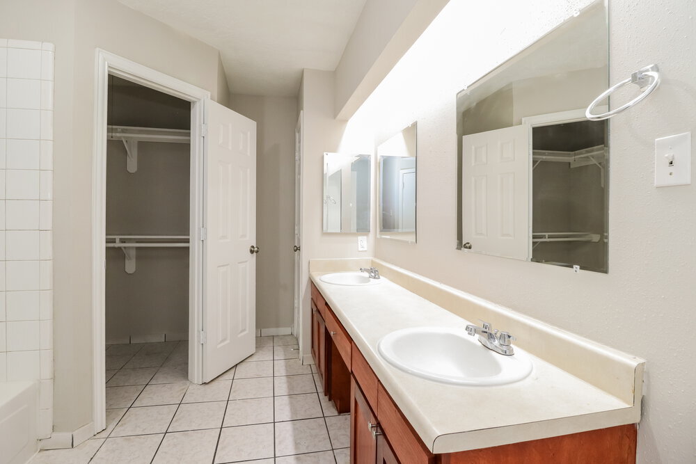 Building Photo - 6403 Fallengate Dr