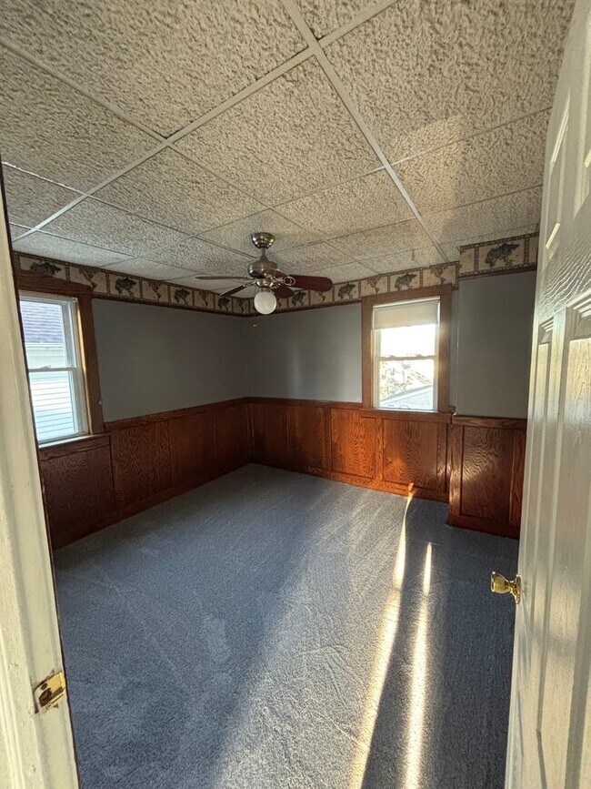 Building Photo - Beautifully Renovated 3-Bedroom Home – Sec...