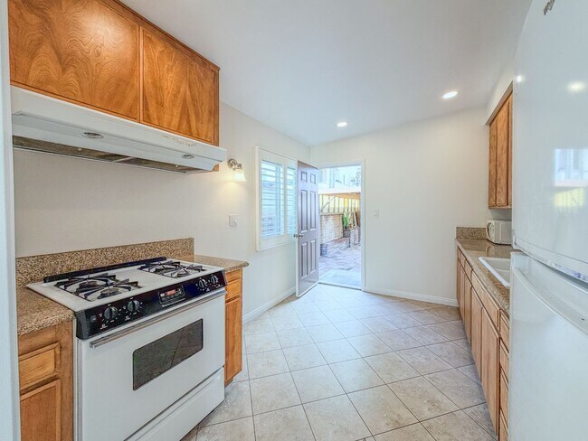 Building Photo - 1065 Belfast Ln