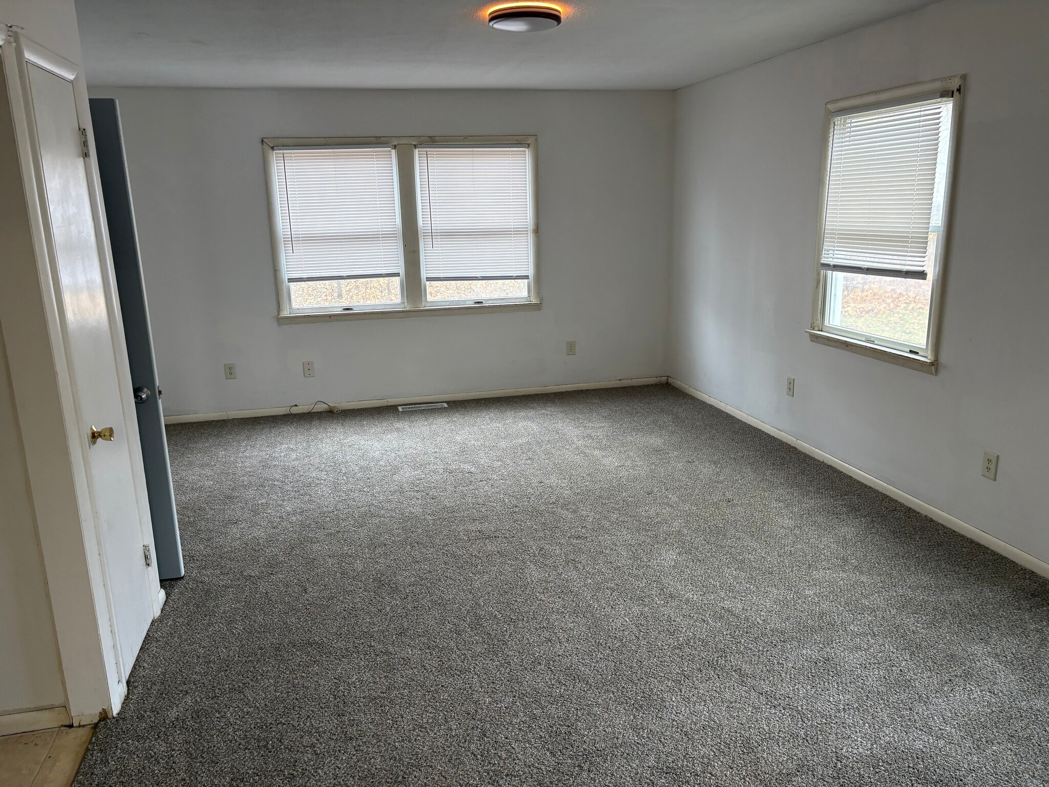 Building Photo - 804 College Ave