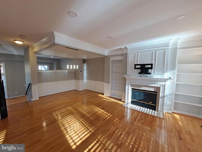 Building Photo - 7738 Heritage Woods Way
