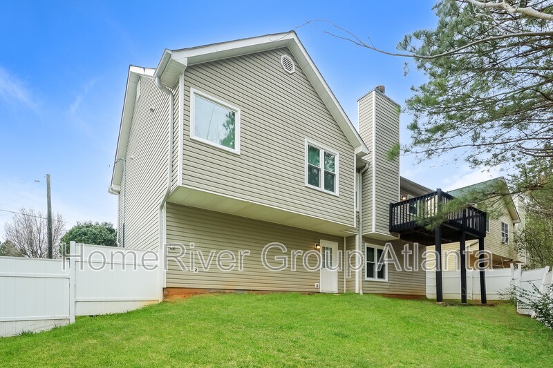 Building Photo - 4050 Robin Cir